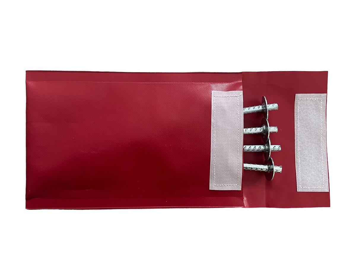 Pouzdro na kotvící hřeby