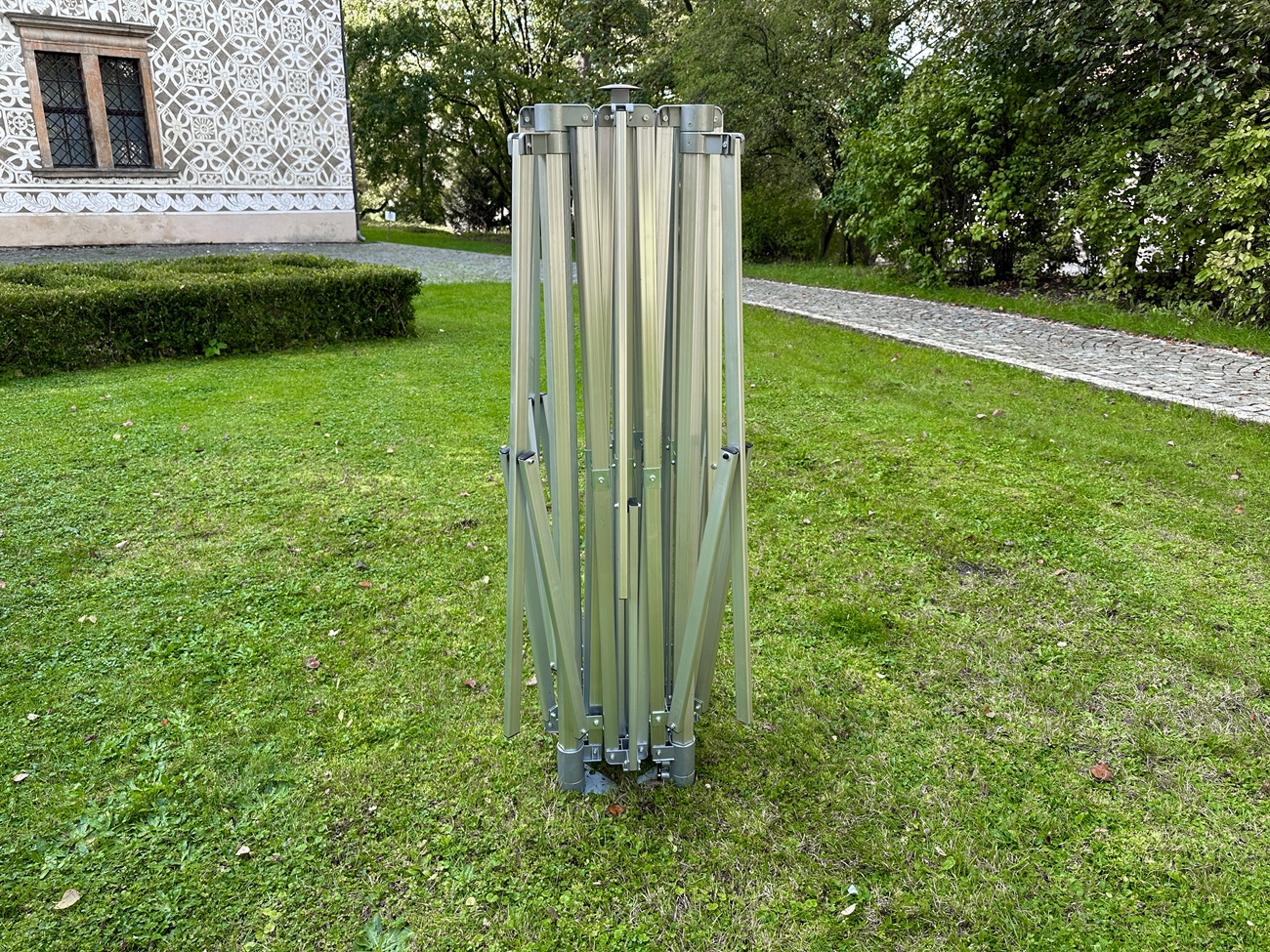 TENTino Konstrukce nůžkového párty stanu BIG HEXAGON 3x3 m FLY TENT bez opláštění